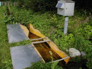 Venturi Meßrinne für Wasser und Abwasser Venturi Messrinne in Bach - Quelle  eingebaut